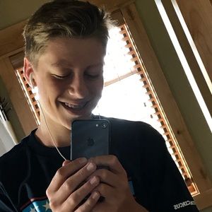 Meet your Posher, Kade